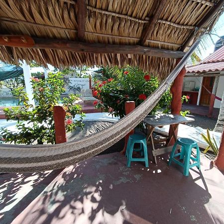 Bungalows Familiares Monterrico Exterior foto