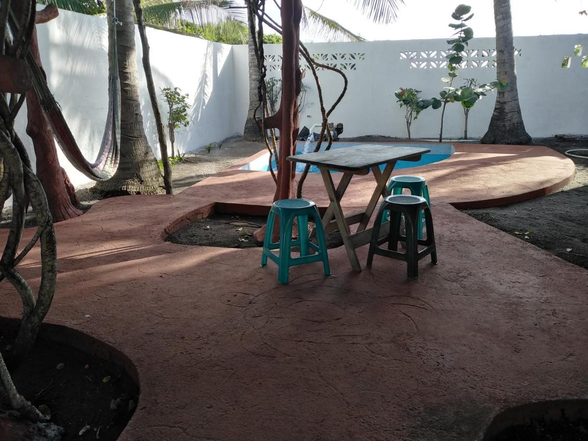 Bungalows Familiares Monterrico Exterior foto