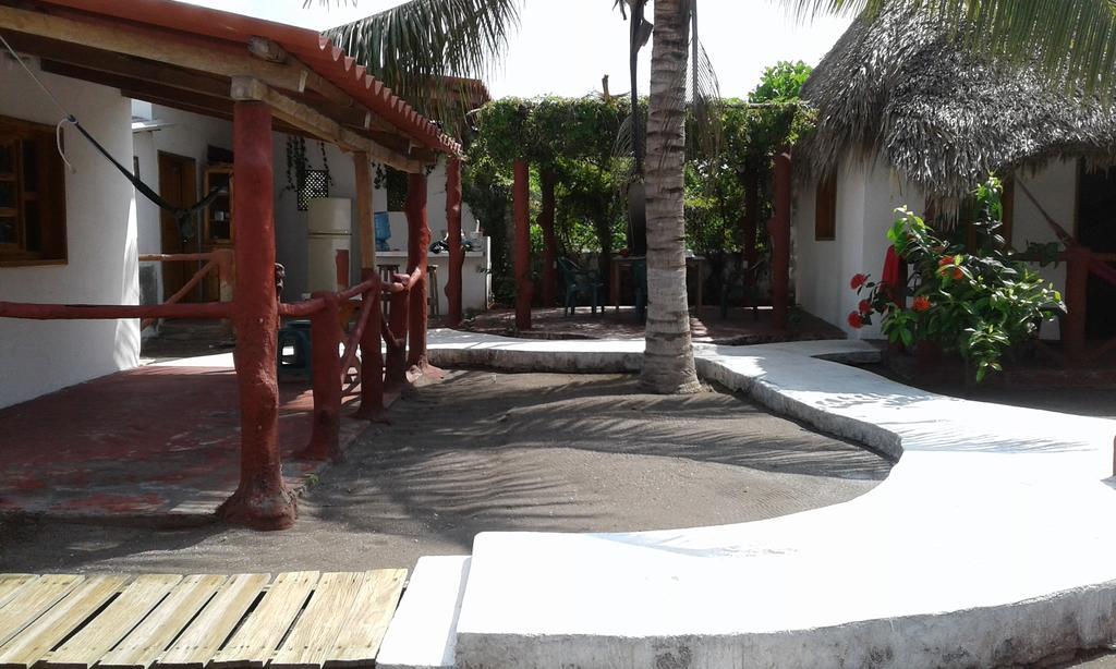 Bungalows Familiares Monterrico Exterior foto
